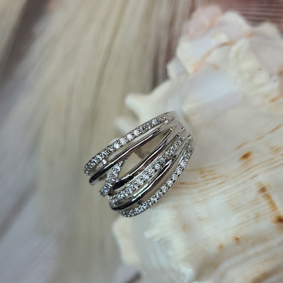 WHITE SAPPHIRE STERLING SILVER CRISS CROSS RING - Picture 4 of 10